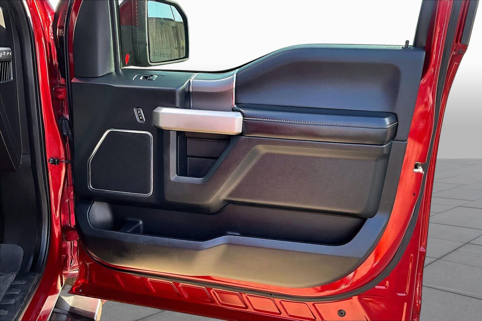 Used 2015 Ford F150 Lariat RWD image 24