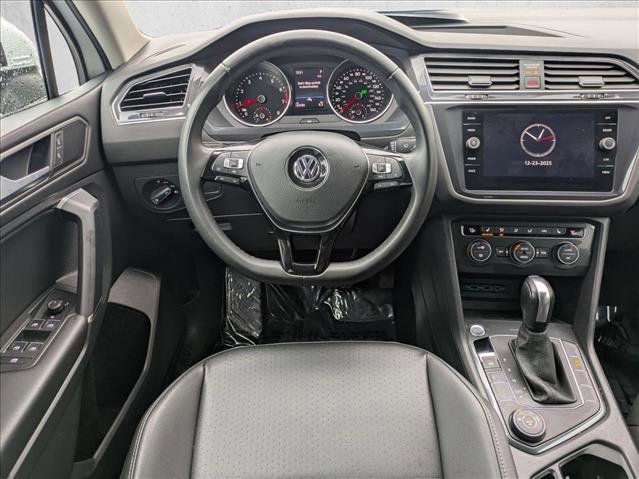 Used 2020 Volkswagen Tiguan SE image 18