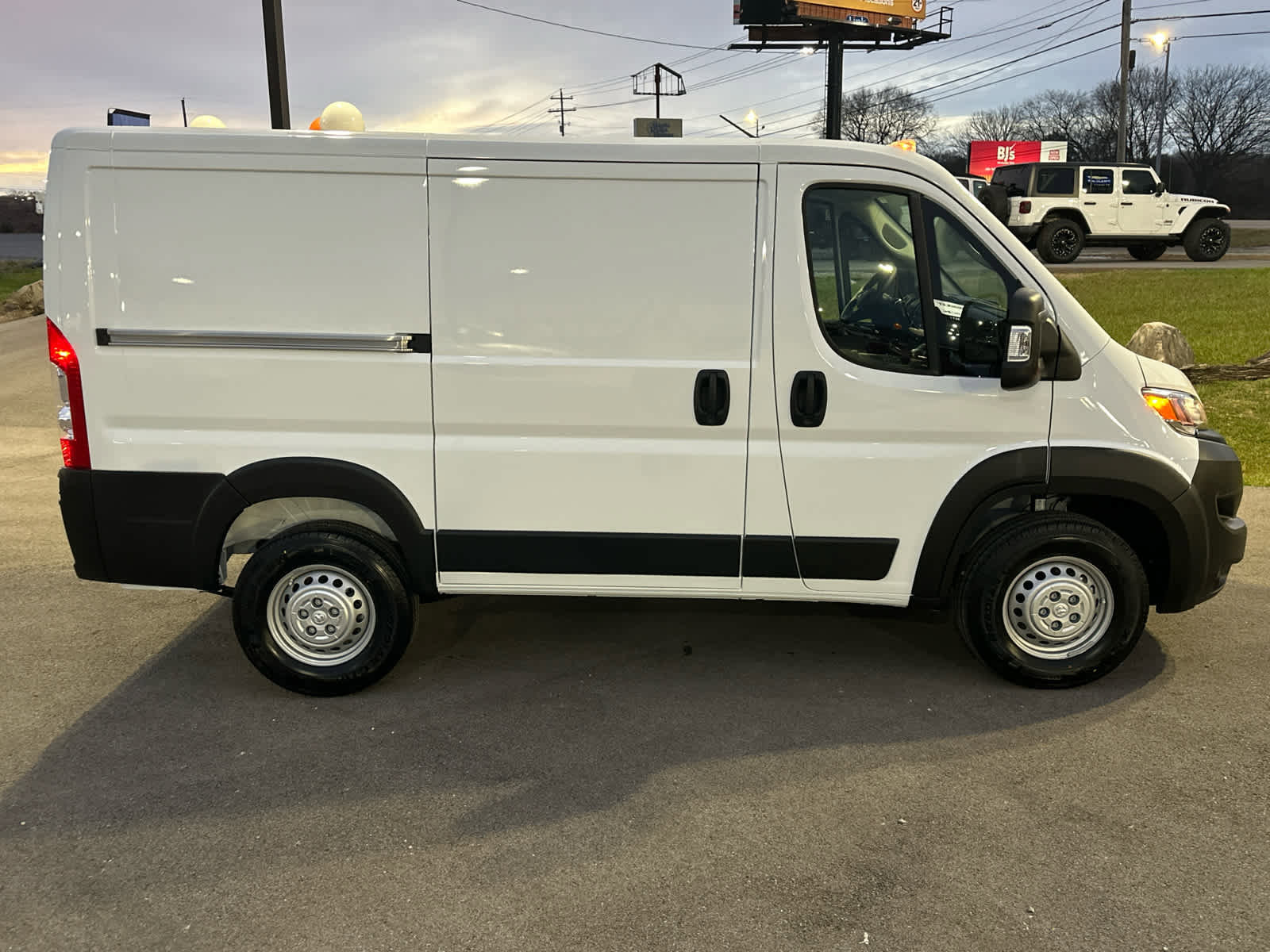 New 2026 RAM ProMaster 1500 w/ Convenience Group FWD image 8