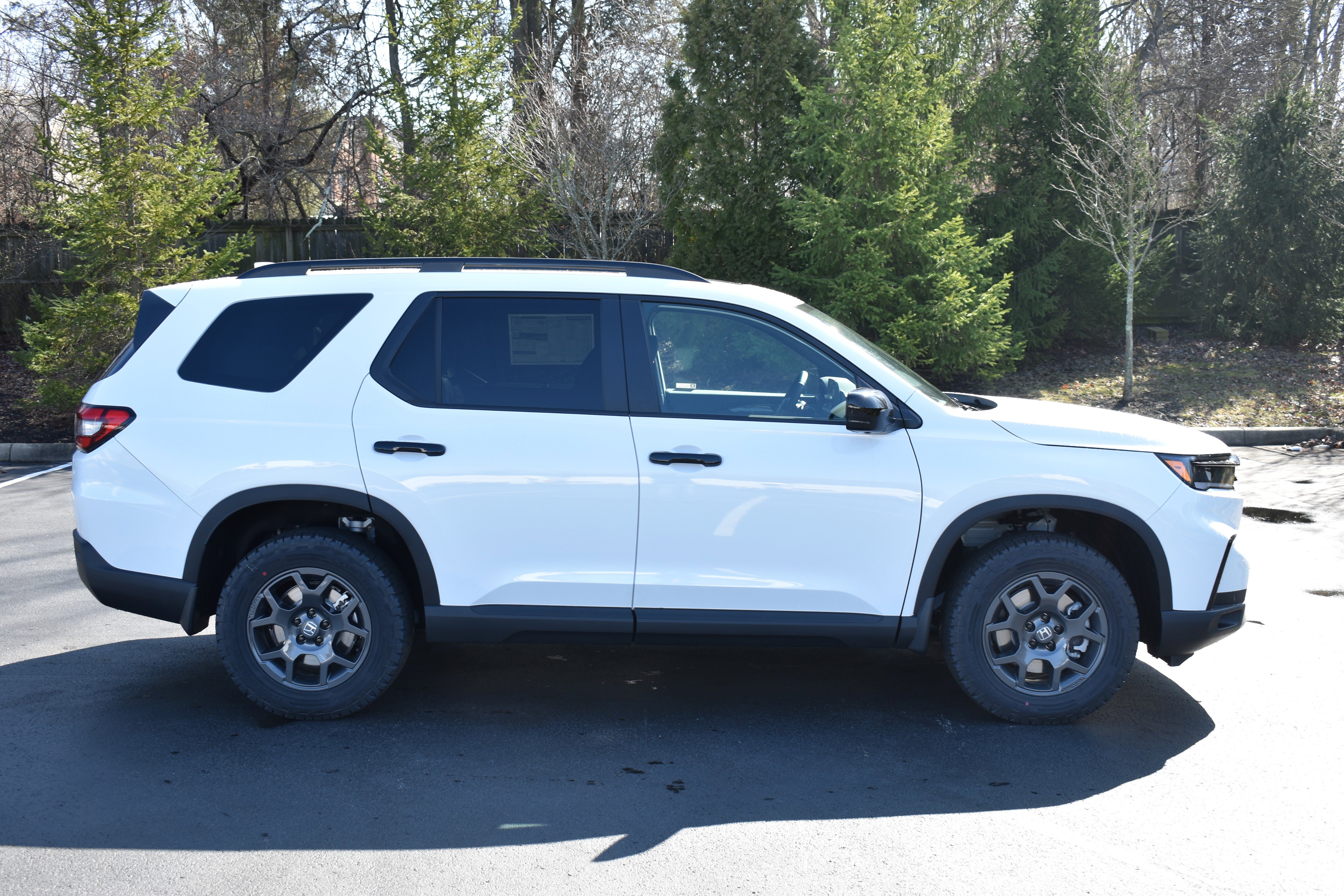 New 2025 Honda Pilot TrailSport image 9