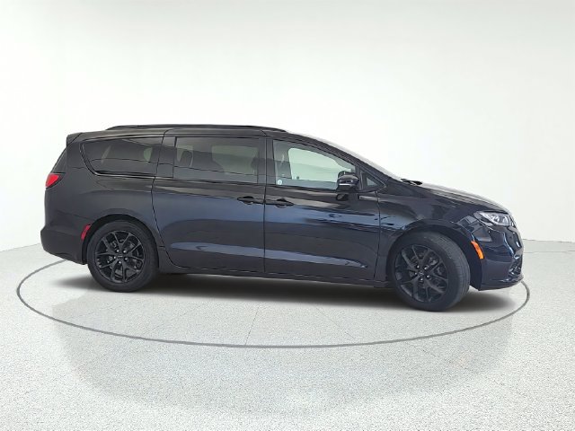 Used 2025 Chrysler Pacifica Limited FWD image 7