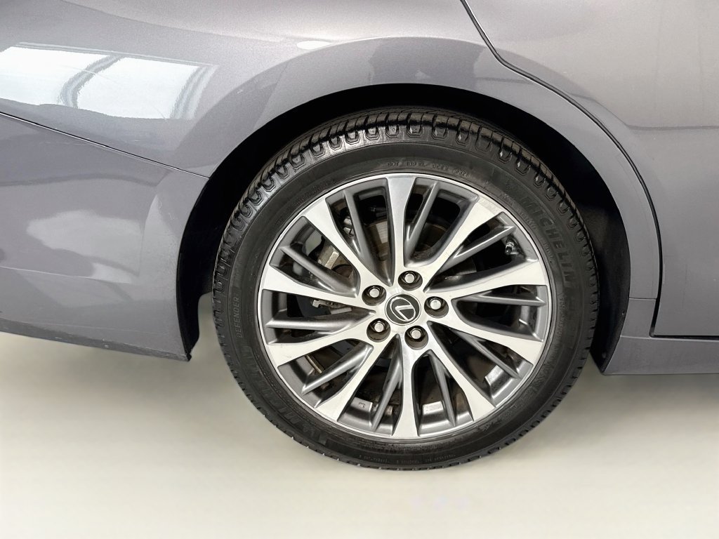 Used 2019 Lexus ES 350 w/ Premium Package FWD image 33