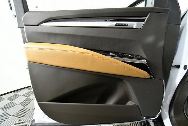 Used 2026 Cadillac Escalade ESV Luxury w/ LPO, Floor Liner Package AWD/4WD image 22