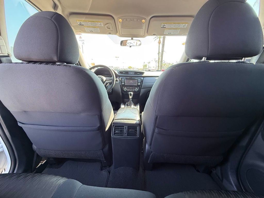 Used 2017 Nissan Rogue SV w/ SV Premium Package image 13