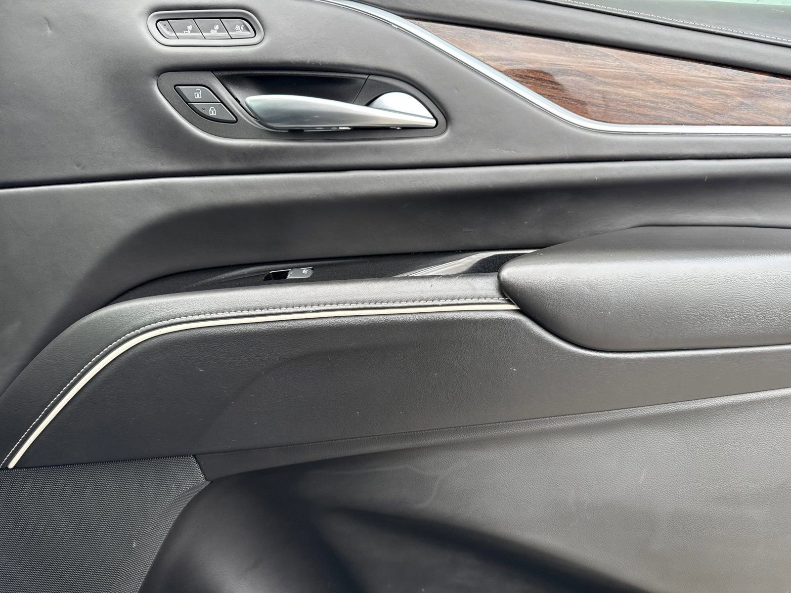 Used 2022 Cadillac Escalade ESV Sport Platinum image 21