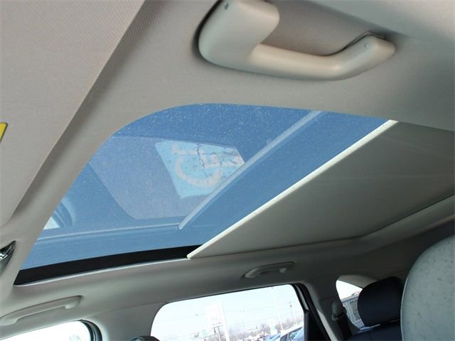 New 2025 Kia Sorento S w/ Panoramic Sunroof Package image 8