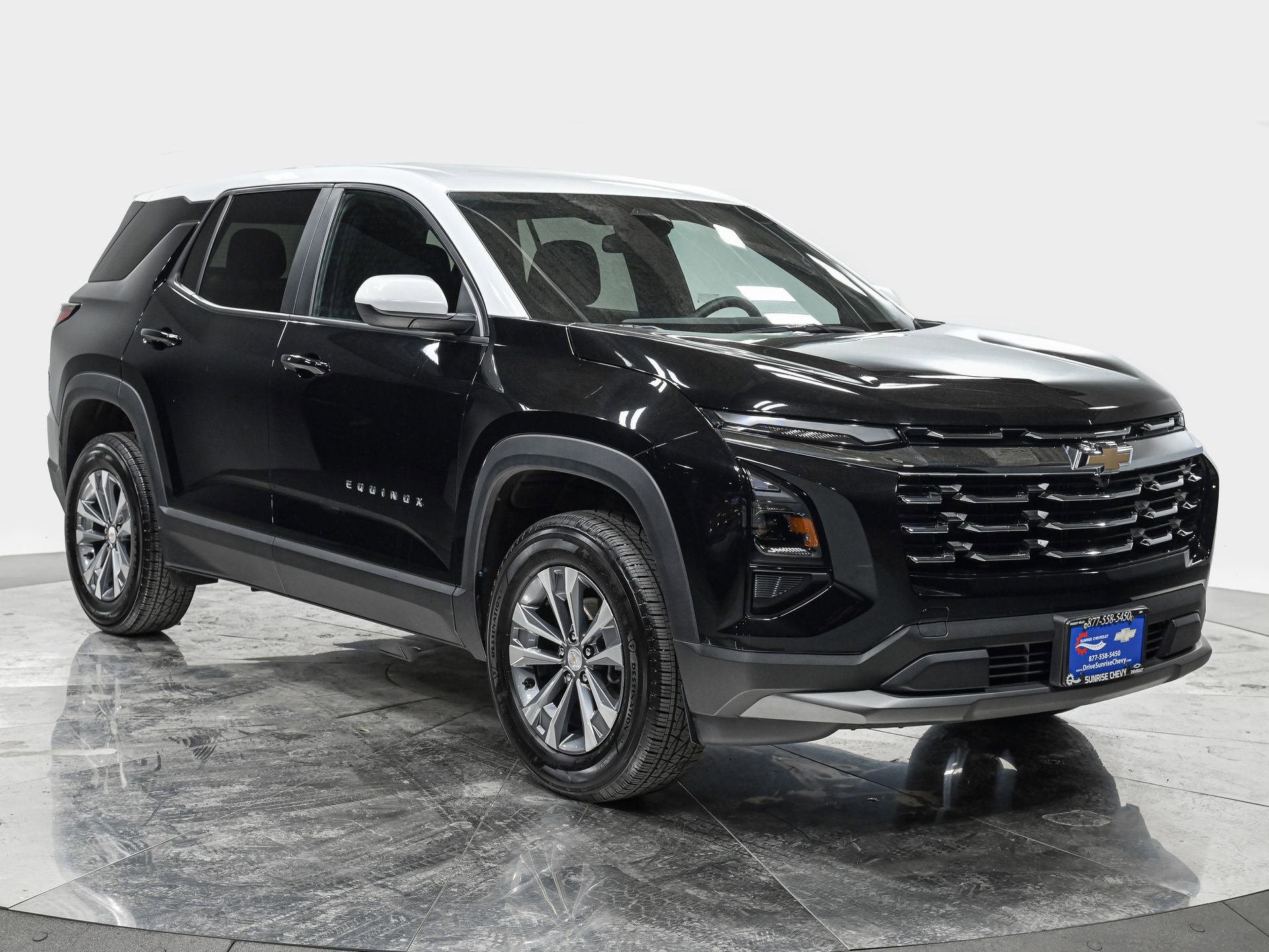 Used 2025 Chevrolet Equinox LT FWD image 9