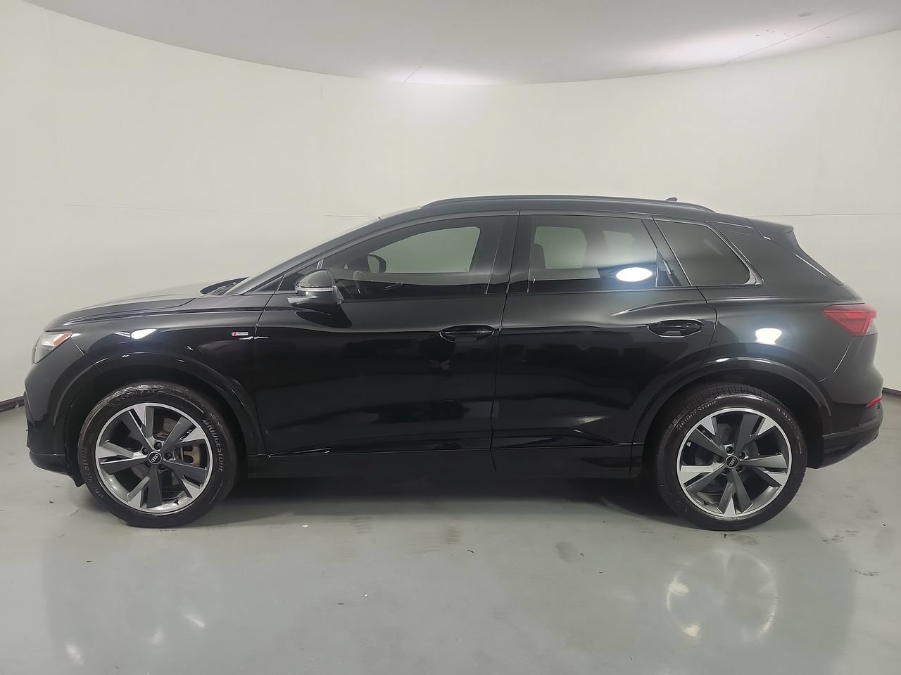 Used 2023 Audi Q4 e-tron Premium AWD/4WD image 2