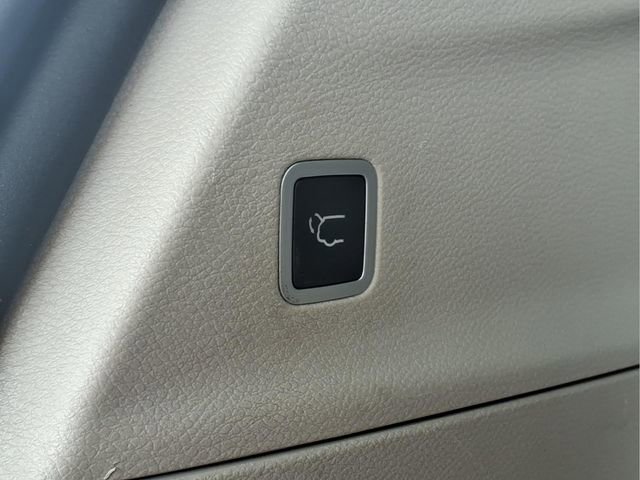 Used 2017 Chrysler Pacifica Touring w/ Tire & Wheel Group FWD image 26