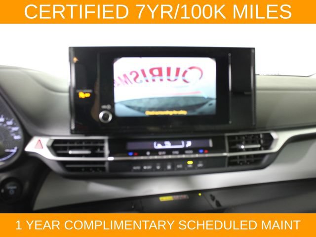 Used 2025 Toyota Sienna LE FWD image 30