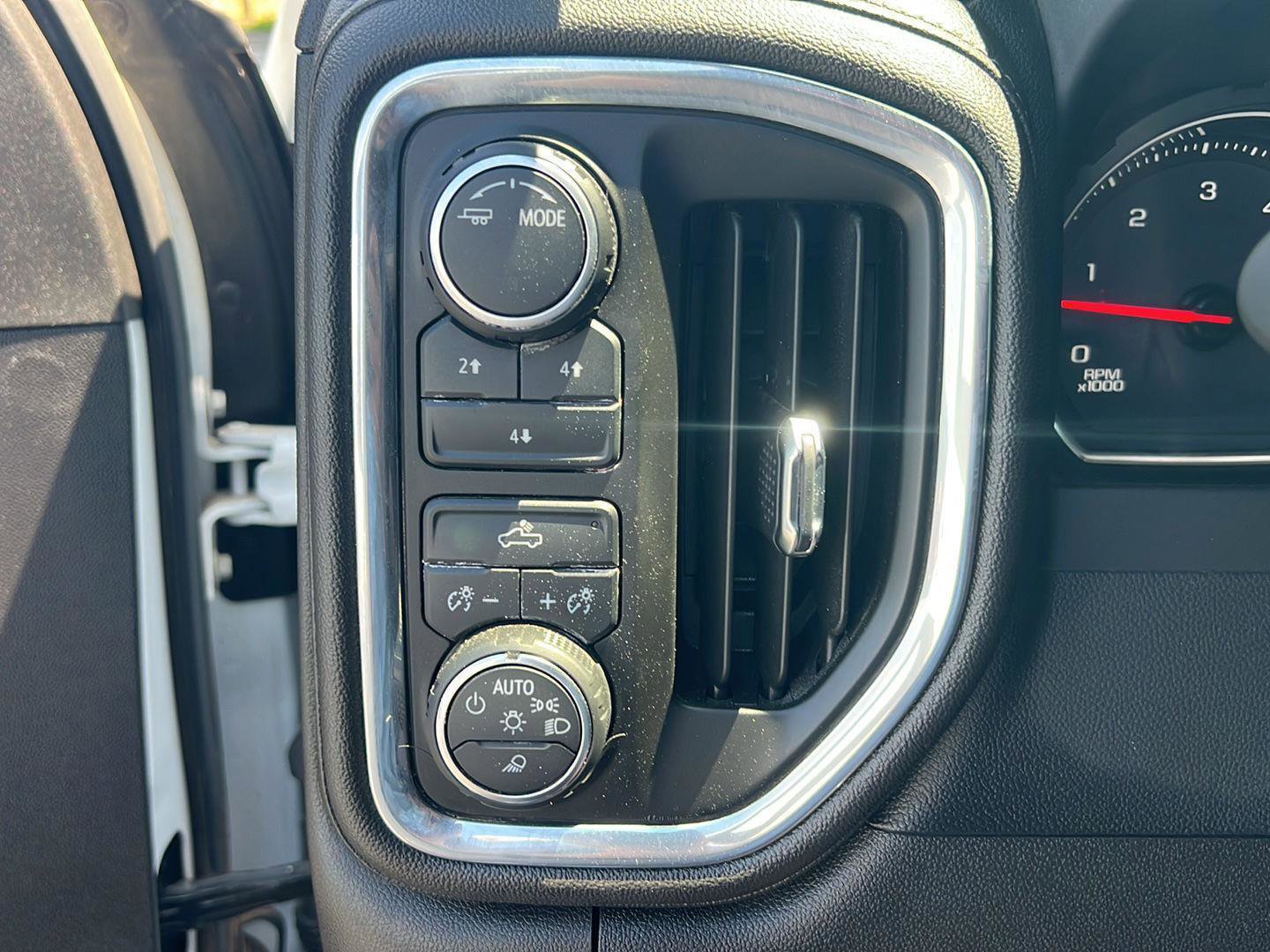 Used 2022 Chevrolet Silverado 2500 LT w/ Fleet Comfort Package AWD/4WD image 19