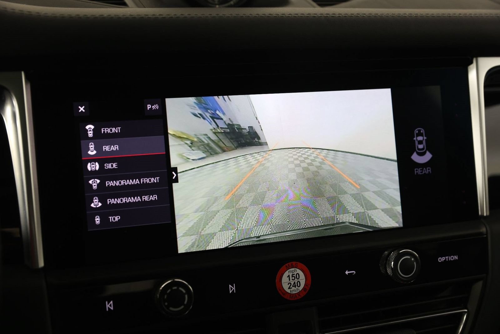 Certified 2023 Porsche Macan S AWD/4WD image 17