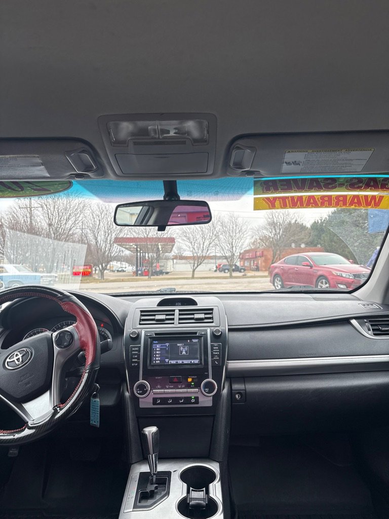 Used 2014 Toyota Camry SE image 15