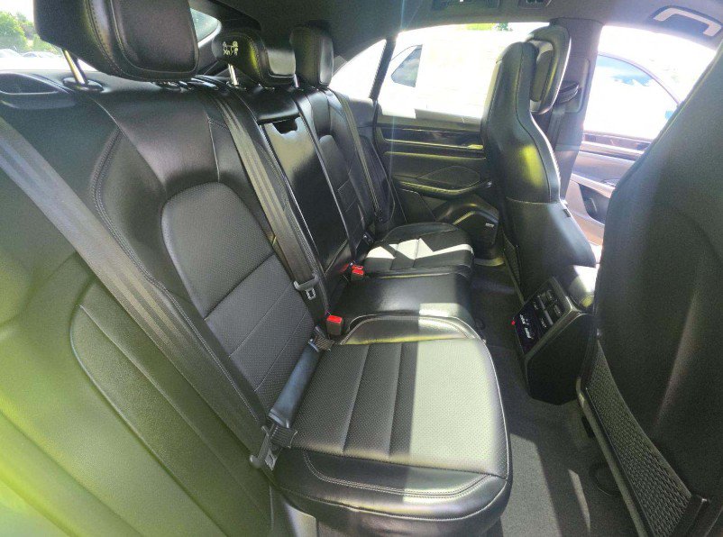 Used 2025 Porsche Macan 4 Electric AWD/4WD image 12
