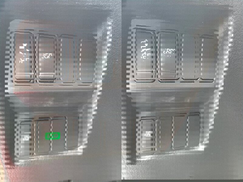 Used 2015 Nissan Rogue S image 28