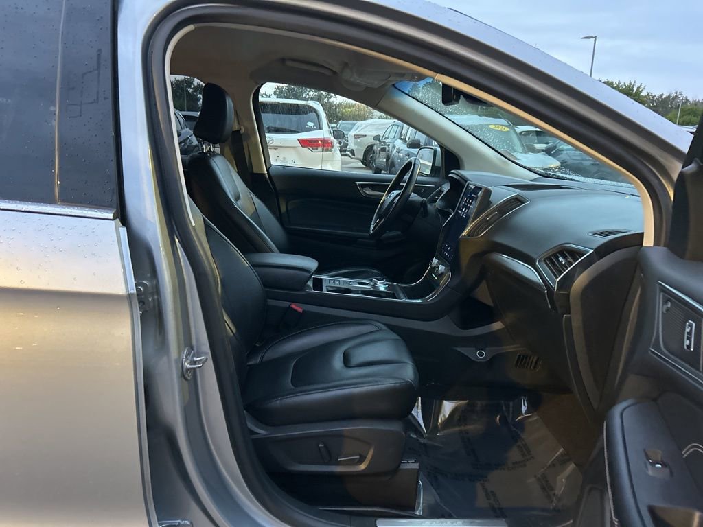 Used 2022 Ford Edge Titanium image 32