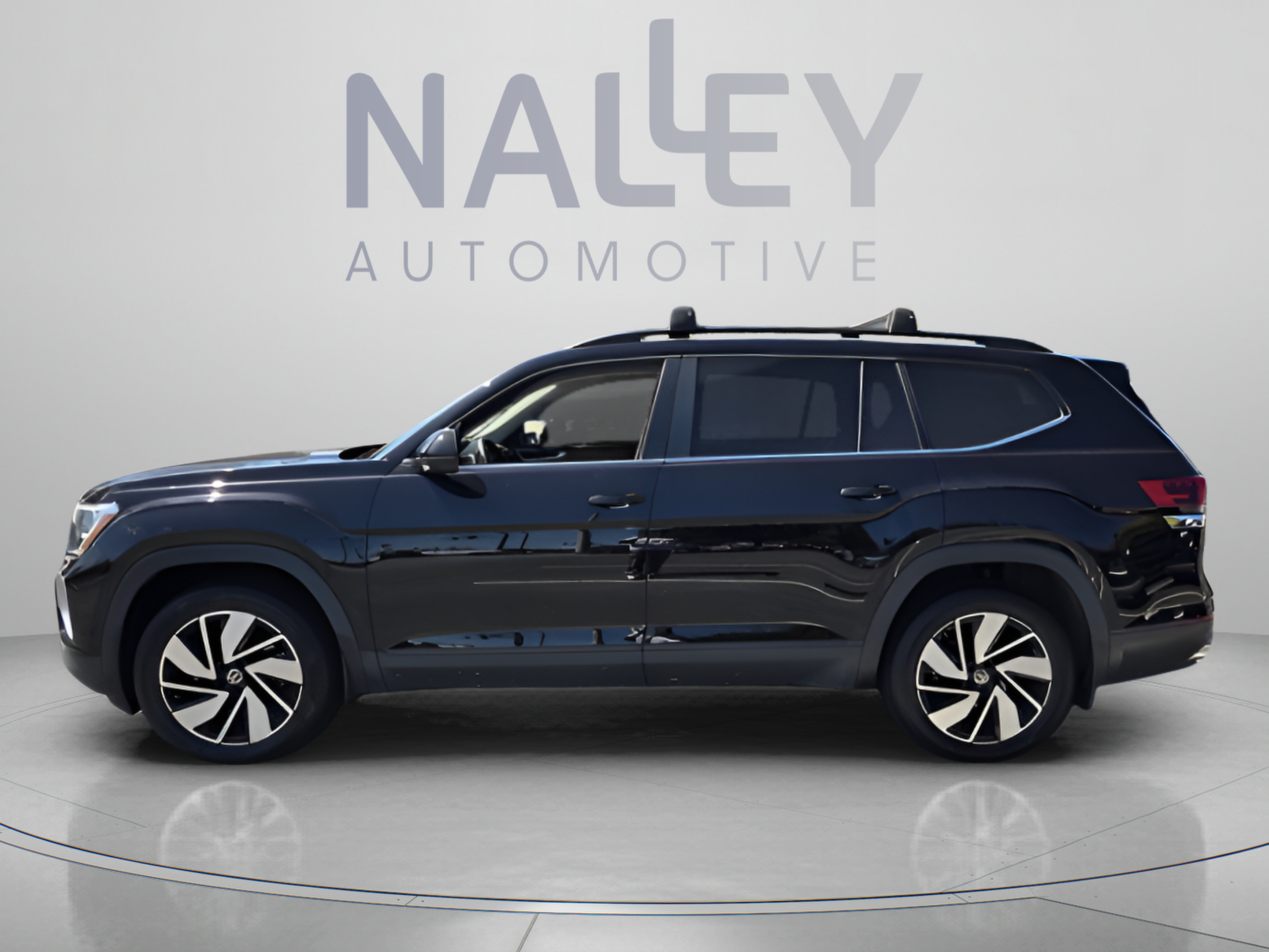 Used 2024 Volkswagen Atlas SE FWD image 2