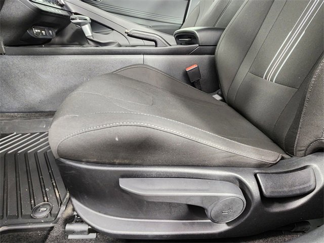 Certified 2025 Hyundai Elantra Sport image 11