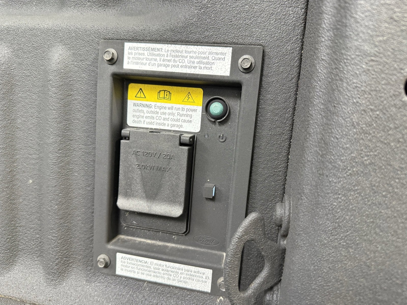 Used 2024 Ford F350 Platinum image 9