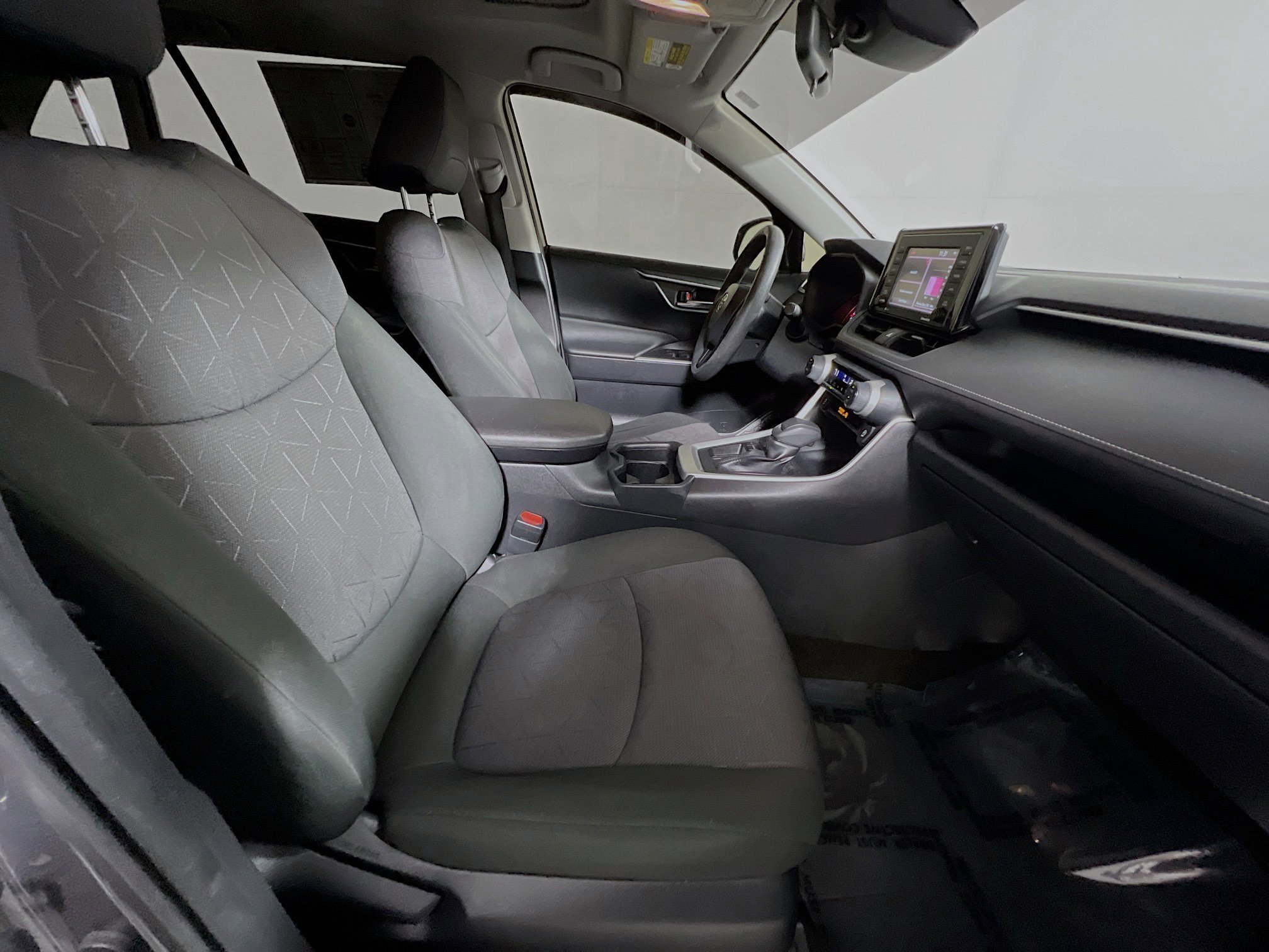 Used 2020 Toyota RAV4 XLE w/ Convenience Package image 31