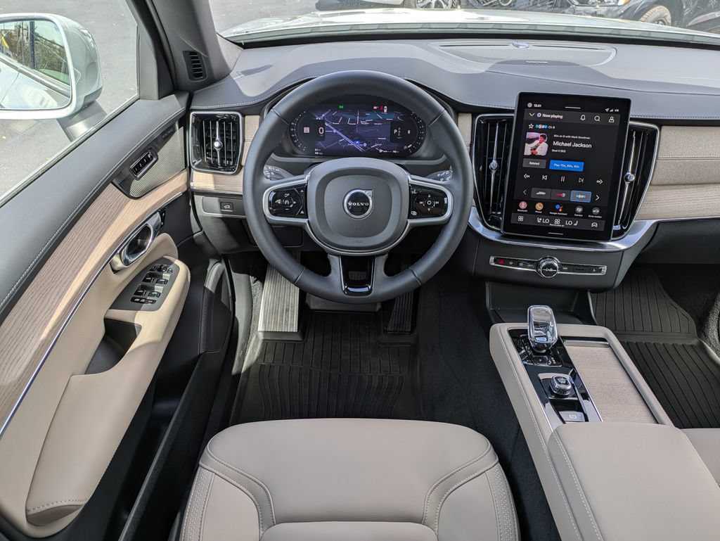 Used 2026 Volvo XC90 B6 Plus w/ Protection Package Premier AWD/4WD image 22