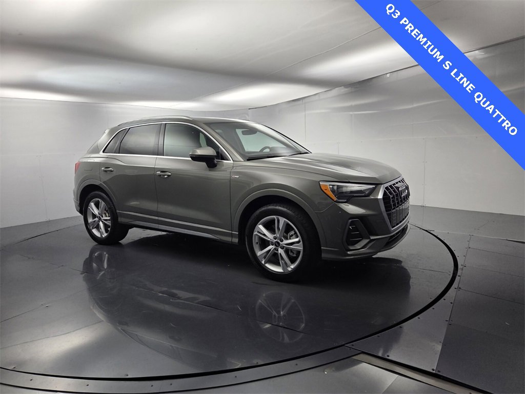 Used 2022 Audi Q3 2.0T Premium w/ Convenience Package image 2