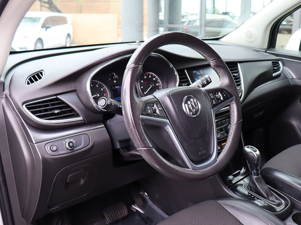 Used 2021 Buick Encore Preferred w/ Safety Package II FWD image 39