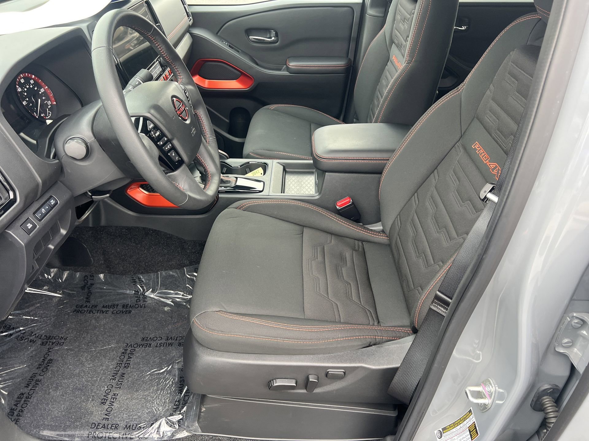 Used 2025 Nissan Frontier PRO-4X image 16