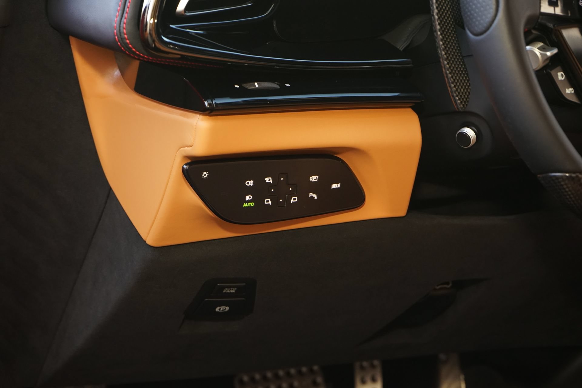 Used 2025 Ferrari Purosangue AWD/4WD image 26