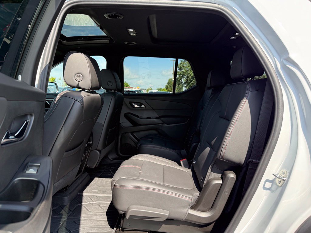 Used 2023 Chevrolet Traverse RS w/ LPO, Floor Liner Package AWD/4WD image 52