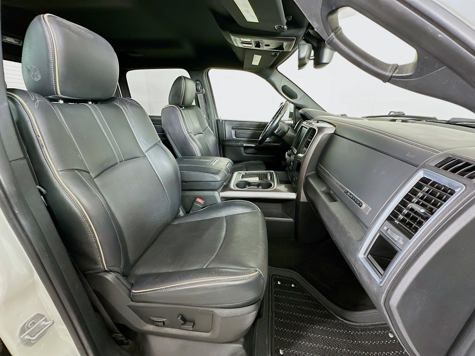 Used 2017 RAM 1500 Limited image 31