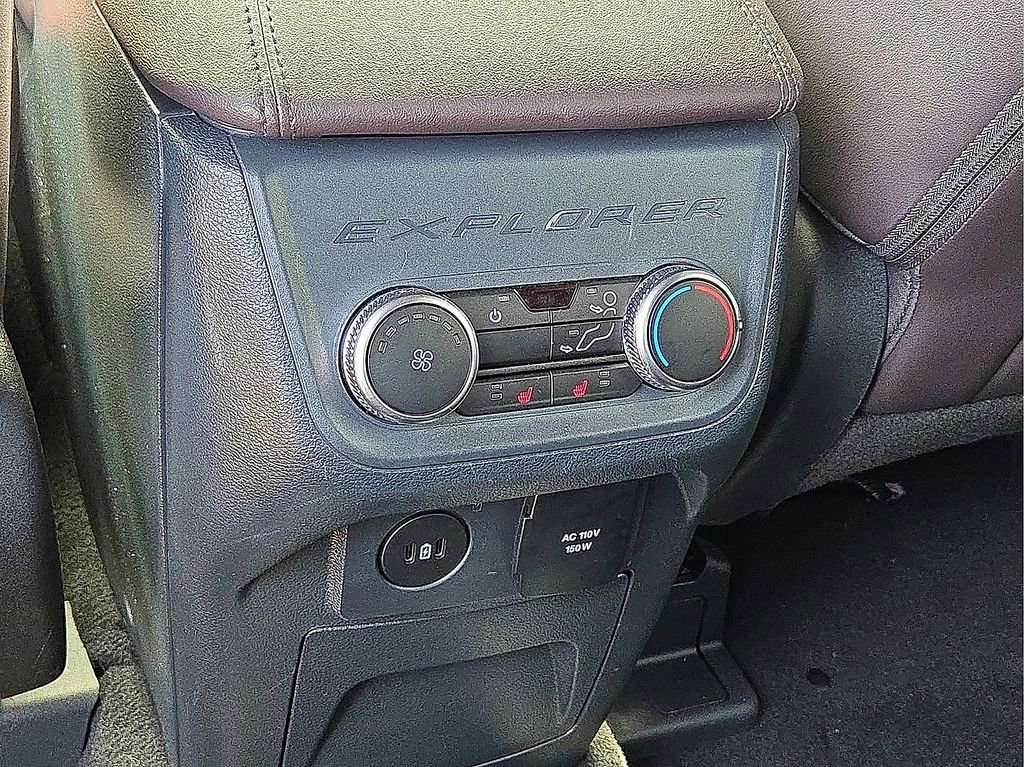 Used 2025 Ford Explorer Platinum w/ LUX Leather Package image 15