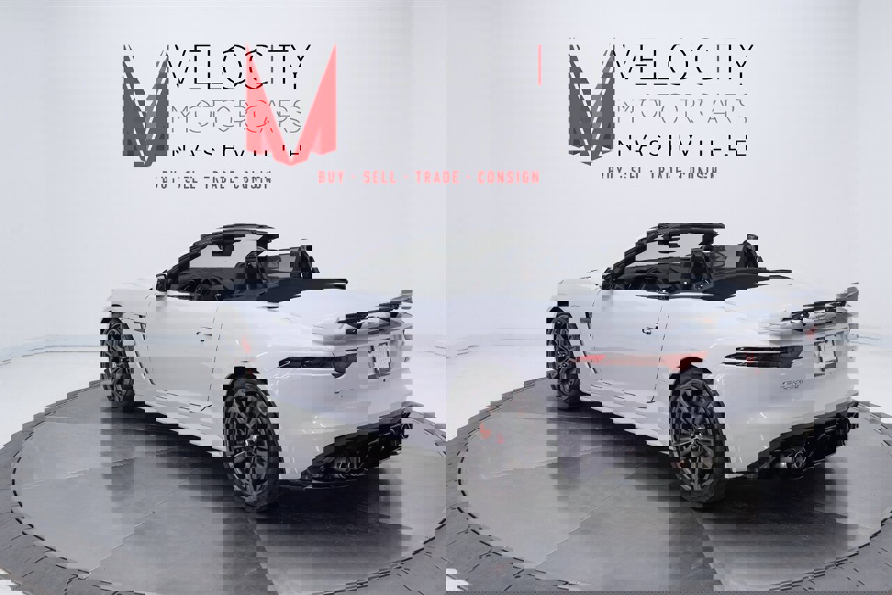 Used 2020 Jaguar F-TYPE SVR image 16