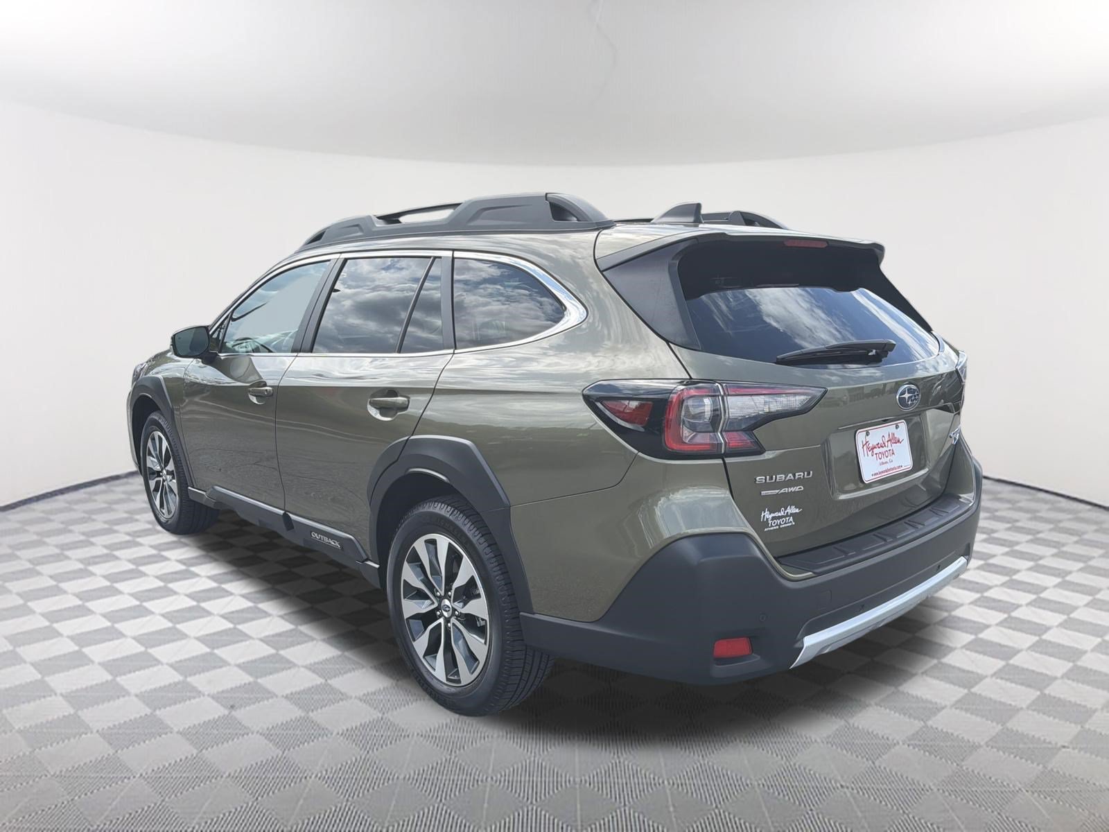 Used 2024 Subaru Outback Limited XT AWD/4WD image 14