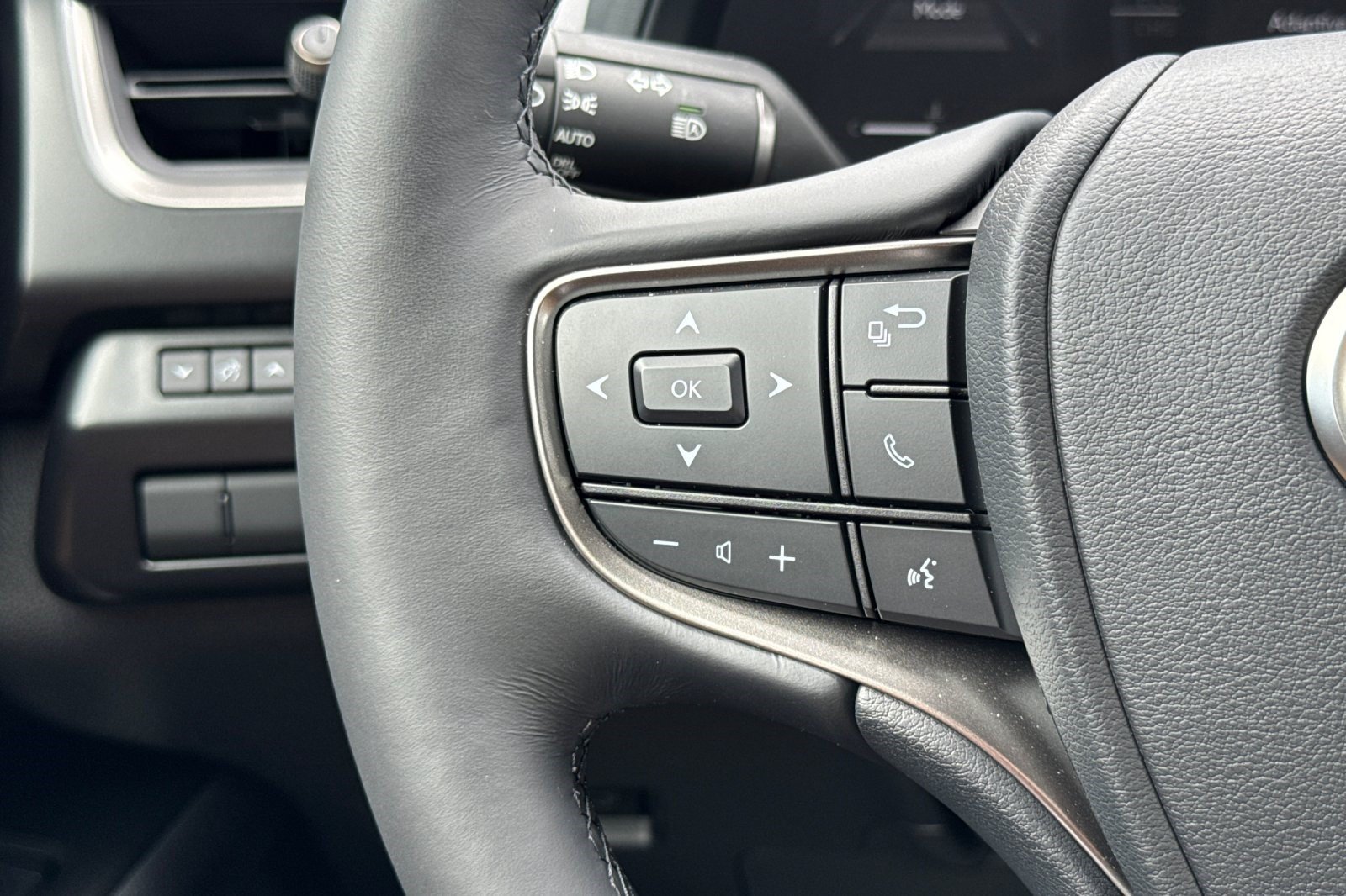 Used 2026 Lexus UX 300h AWD w/ Accessory Package (P1) image 30