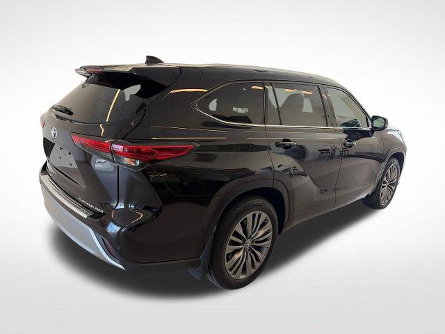 Used 2020 Toyota Highlander Platinum AWD/4WD image 3