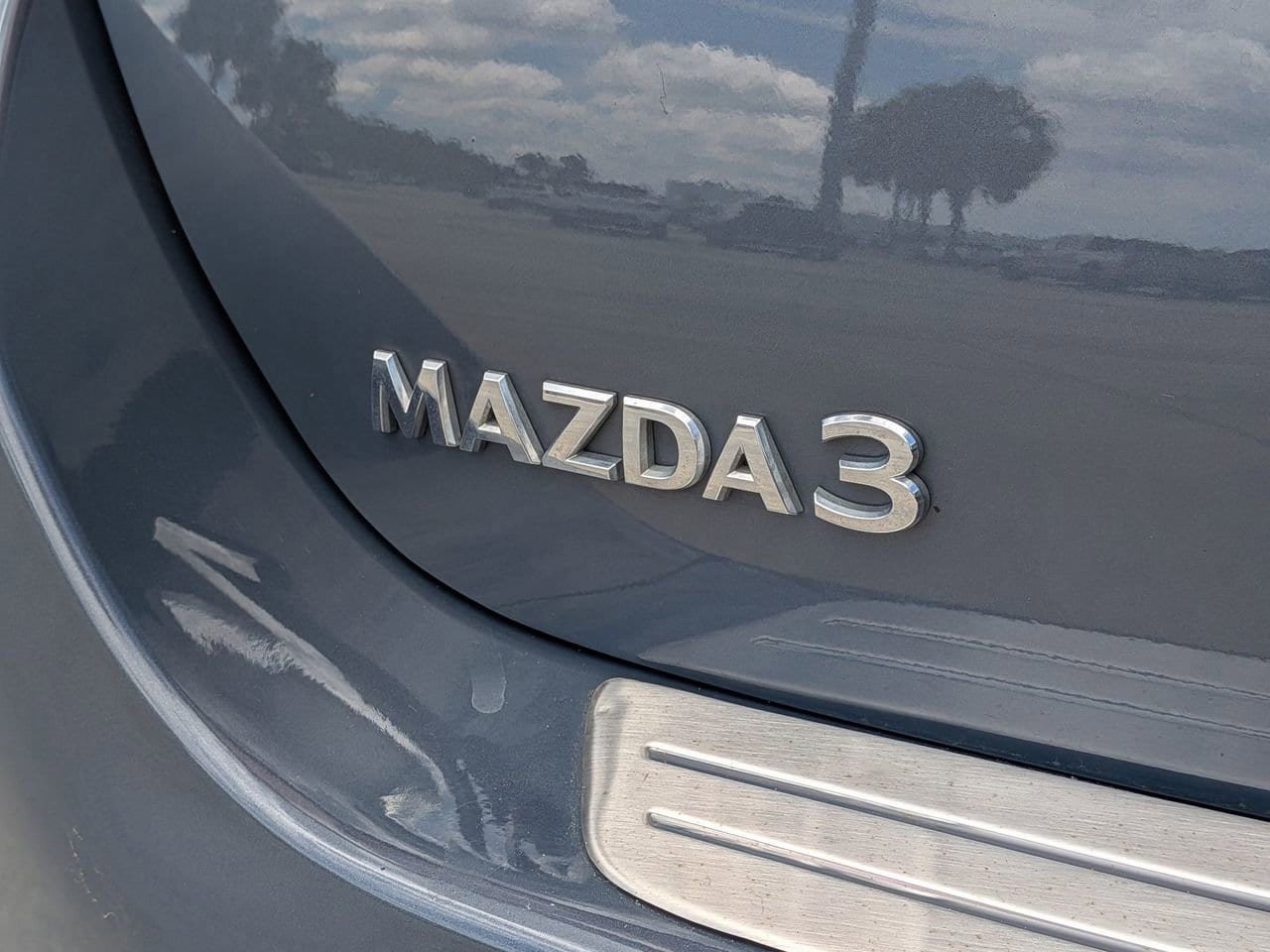 Used 2023 MAZDA MAZDA3 s FWD image 6