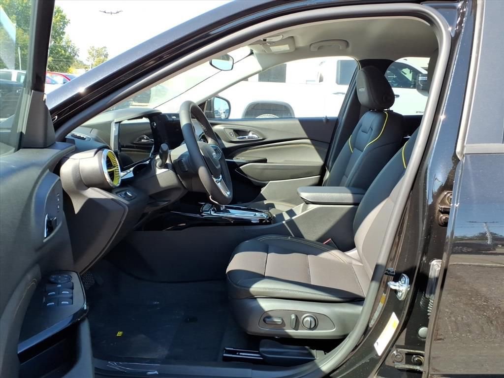 New 2025 Chevrolet Trax ACTIV w/ Driver Confidence Package image 15