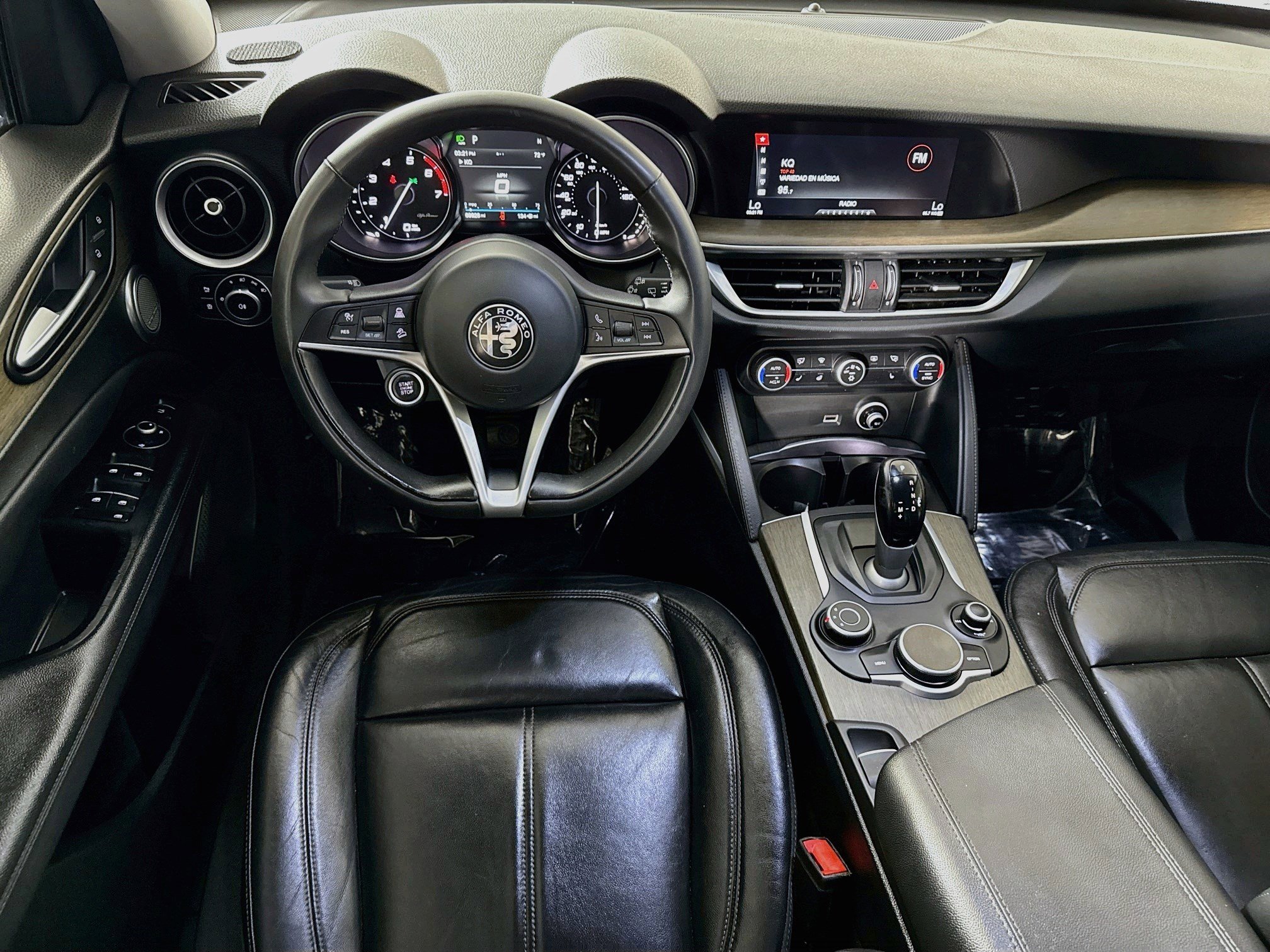 Used 2018 Alfa Romeo Stelvio Ti AWD/4WD image 17