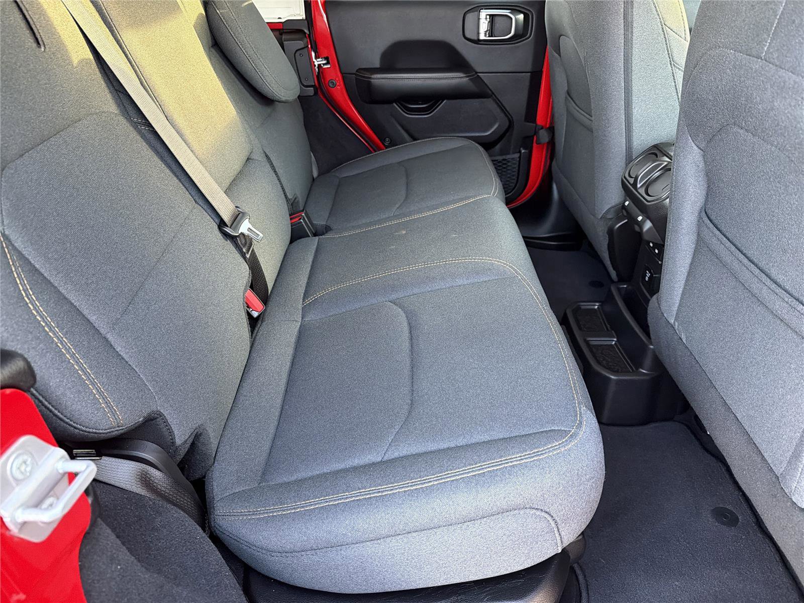 Used 2025 Jeep Wrangler Sahara w/ Safety Group image 15