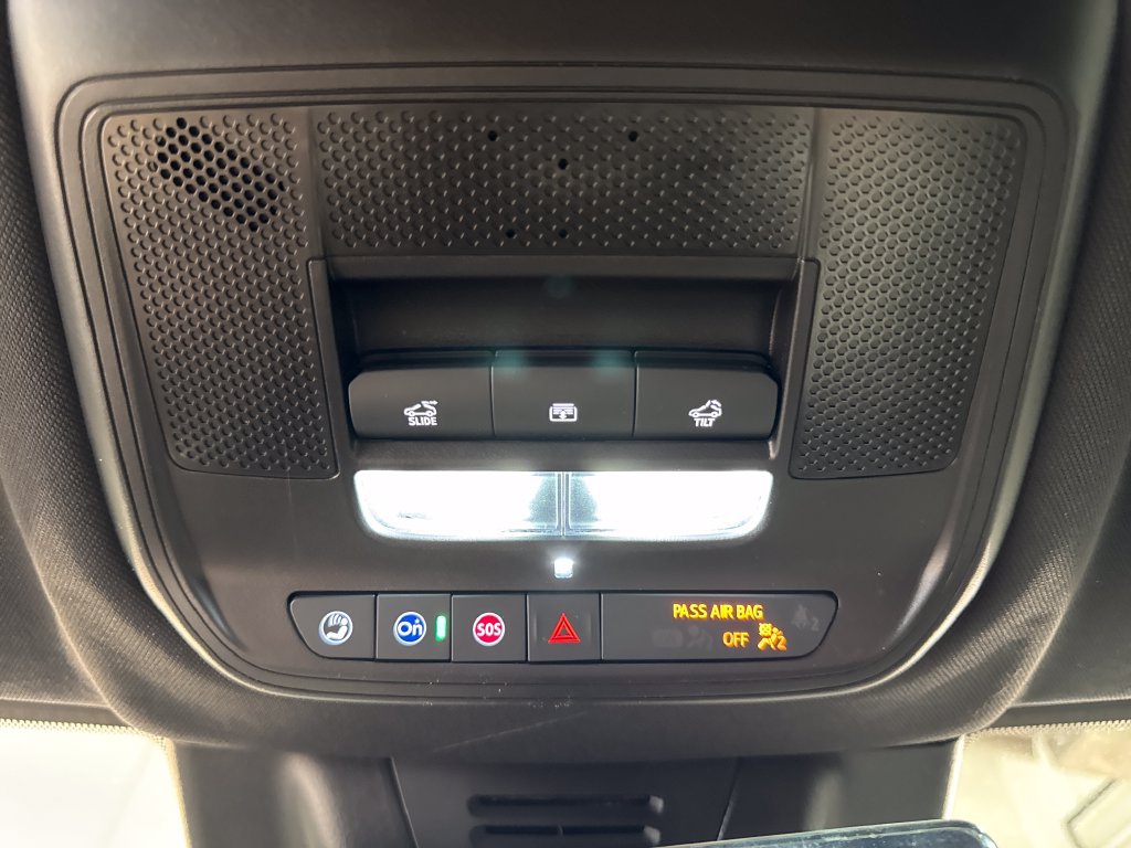 New 2025 Chevrolet Equinox EV RS w/ Active Safety Package 3 AWD/4WD image 19