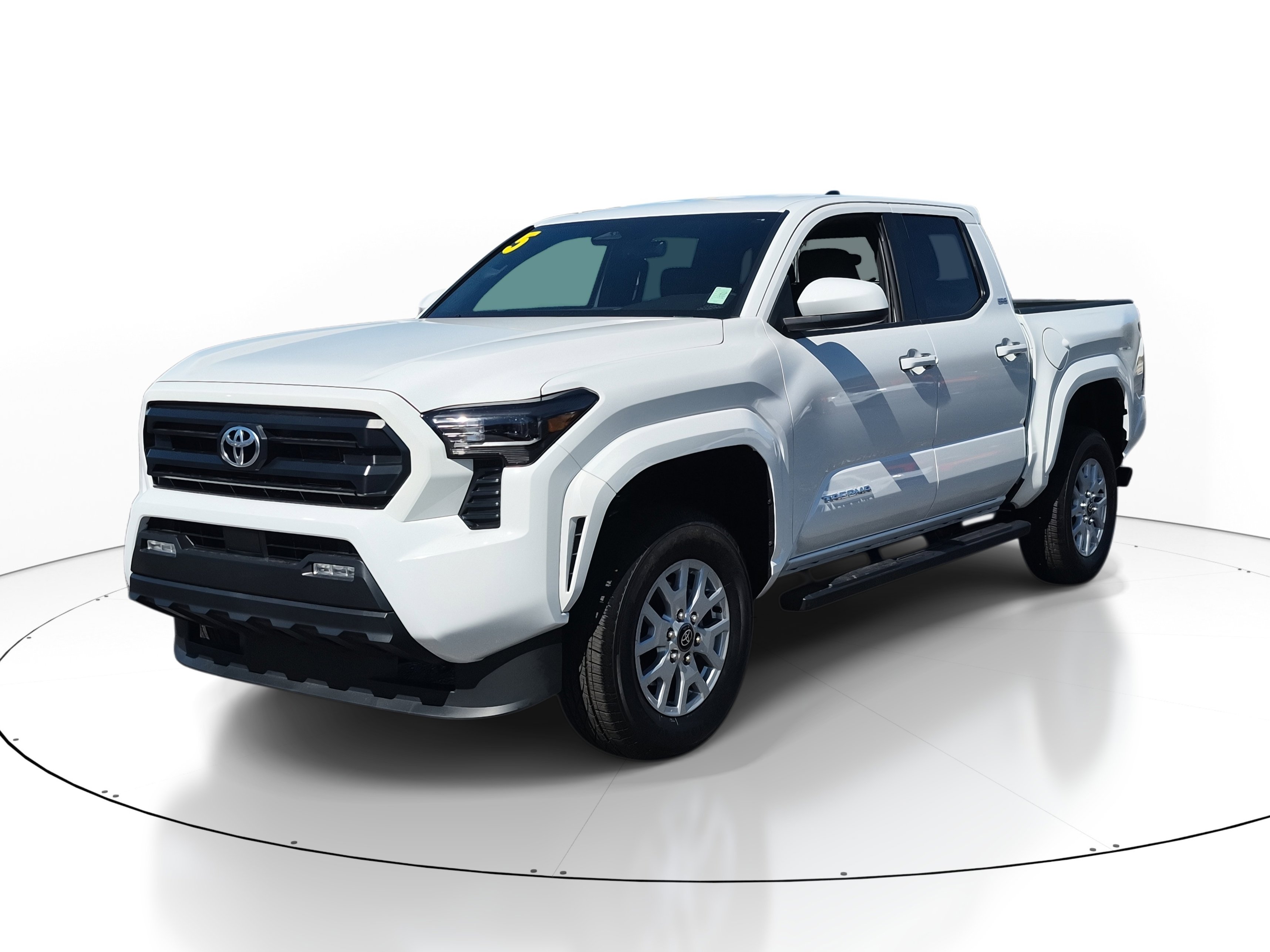 Used 2025 Toyota Tacoma SR5 image 3