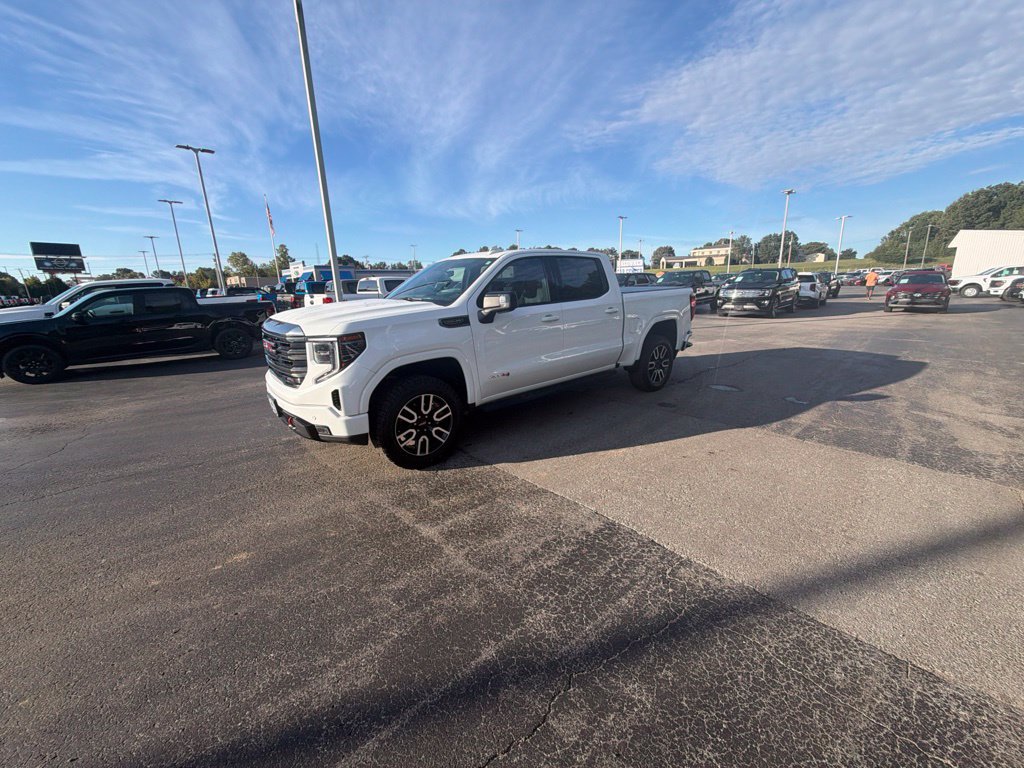 Used 2022 GMC Sierra 1500 AT4 w/ AT4 Premium Package AWD/4WD image 7