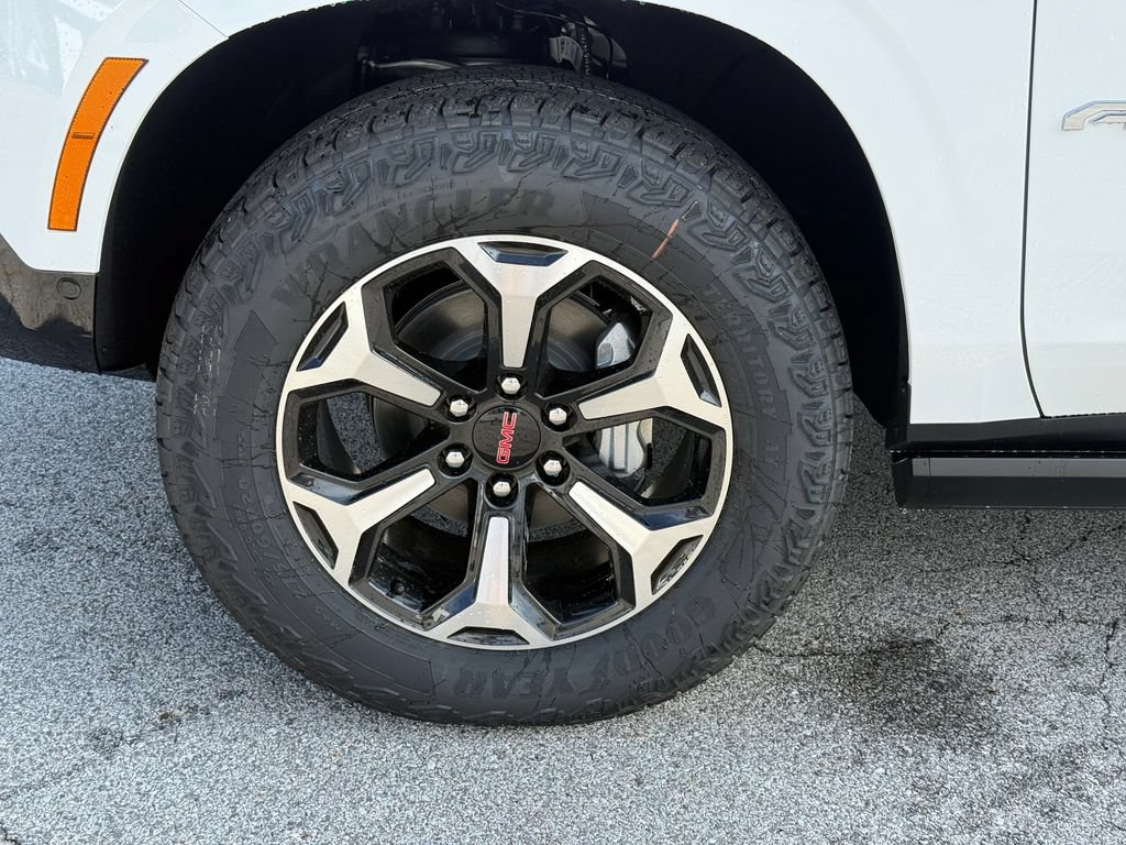 New 2026 GMC Yukon XL AT4 w/ AT4 Premium Plus Package AWD/4WD image 11