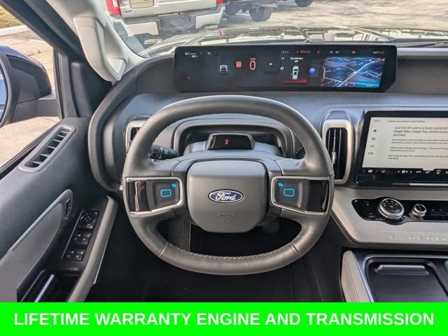 Used 2025 Ford Expedition Active AWD/4WD image 18