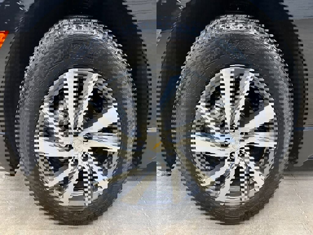 Certified 2023 Chevrolet Equinox Premier w/ LPO, Floor Liner Package image 37