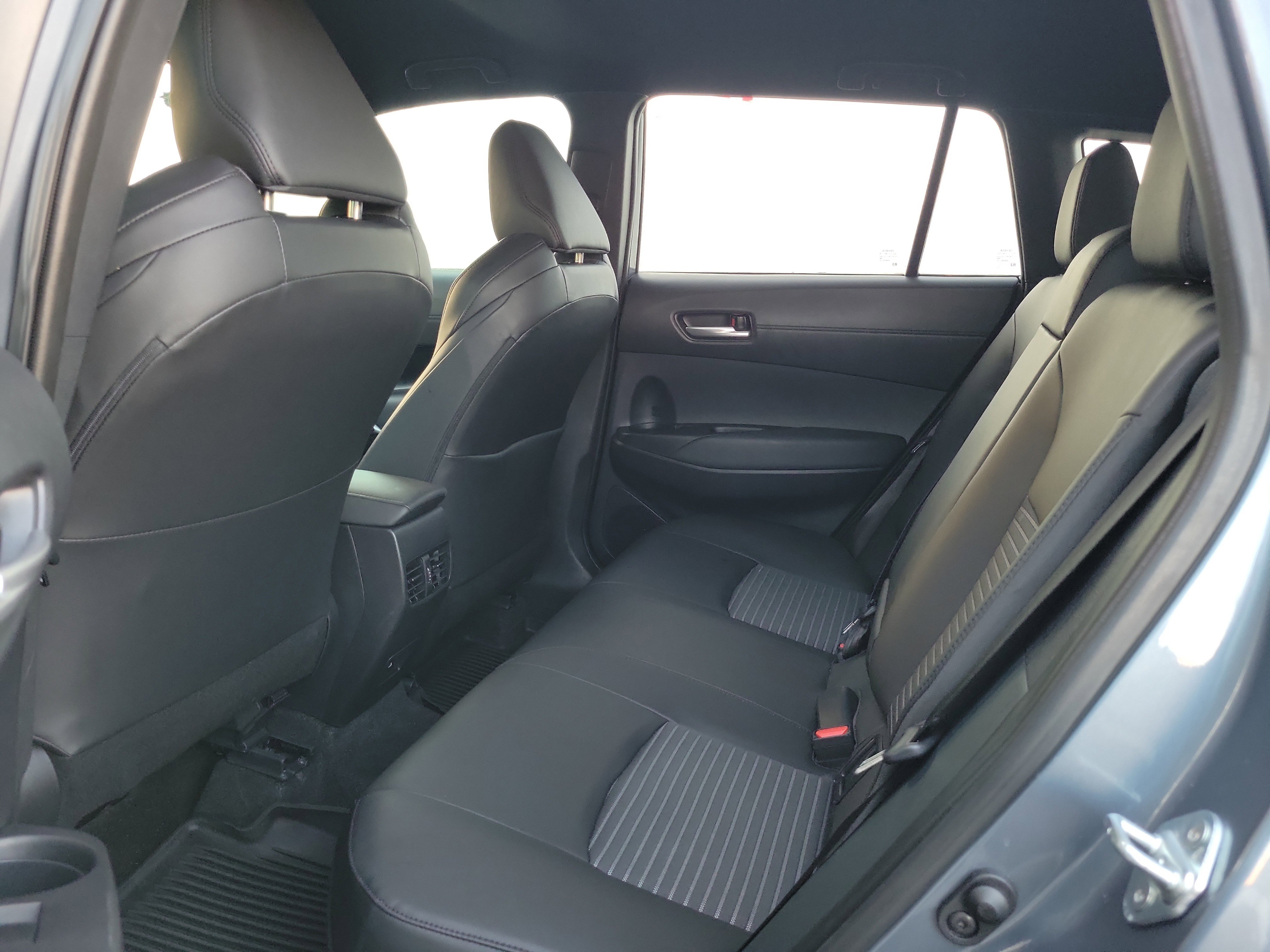 Used 2024 Toyota Corolla Cross SE image 18