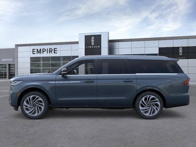 New 2026 Lincoln Navigator L Reserve AWD/4WD image 3