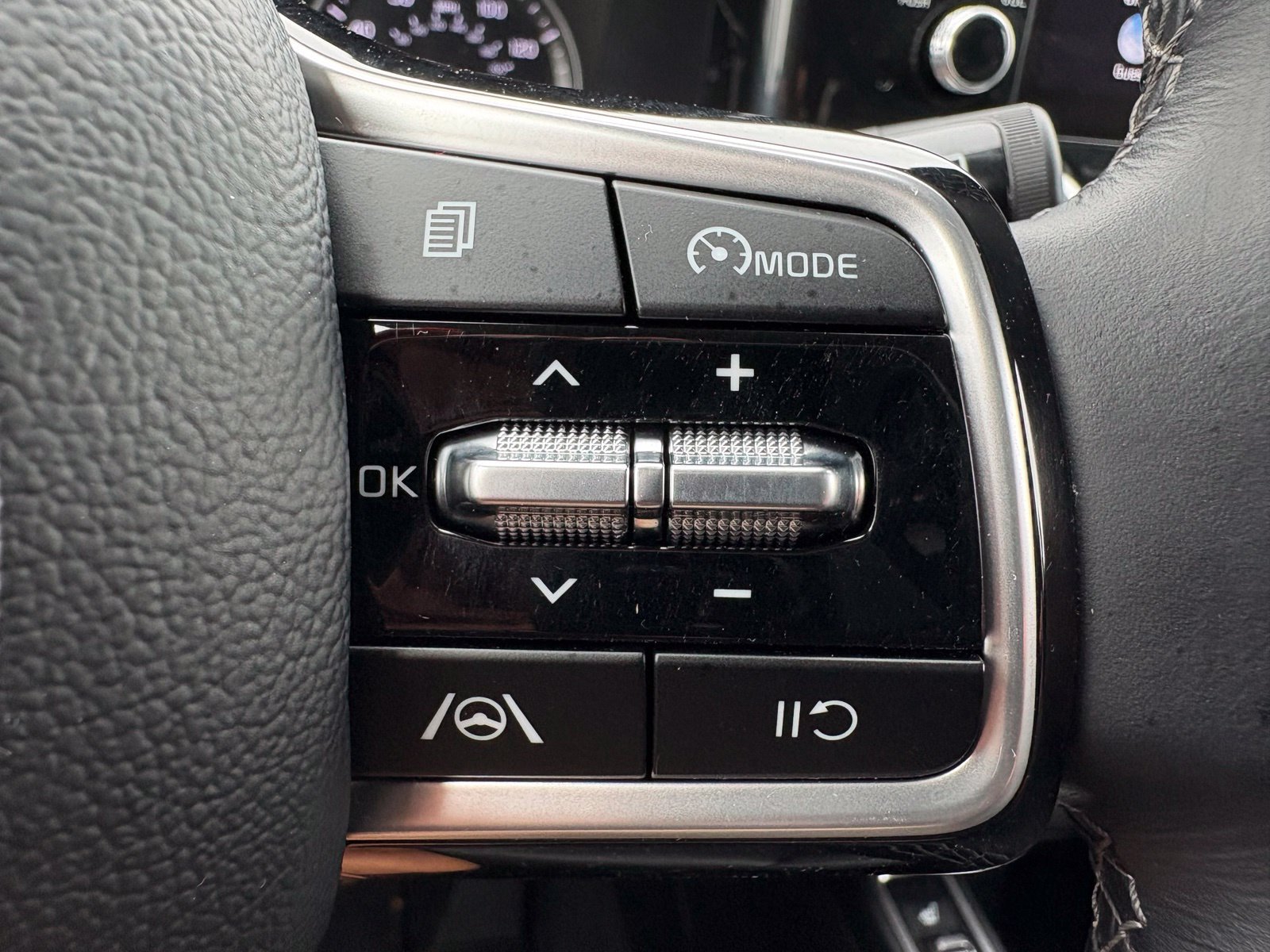Used 2022 Kia Sorento S AWD/4WD image 16