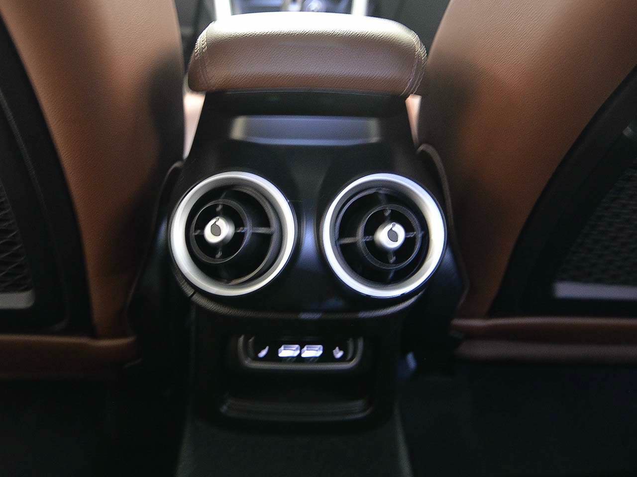 Used 2023 Alfa Romeo Stelvio Ti AWD/4WD image 9